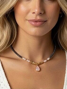 NWT Teardrop Pendant Beaded Necklace 18K Plated Black Onyx Hematite Rose Quartz